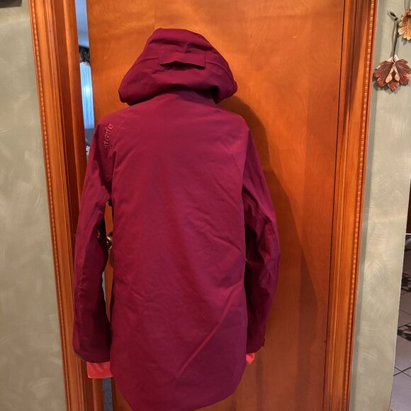 Strafe Water Resistant Hooded Ski Jacket Woman's - Picture 10 of 15